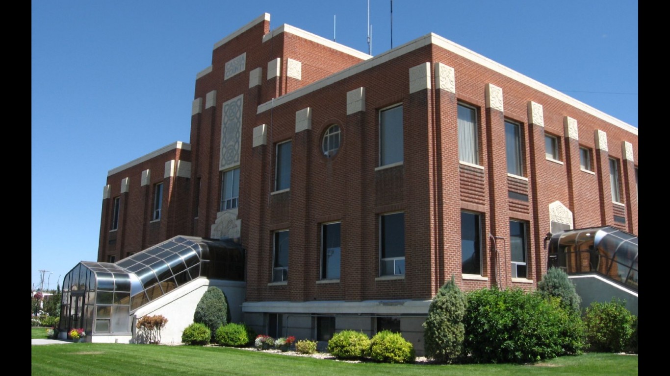 Cassia County Courthouse, Burl... by Ken Lund