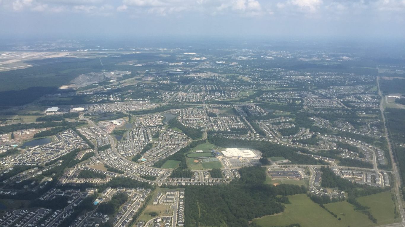 View east across South Riding... by Famartin