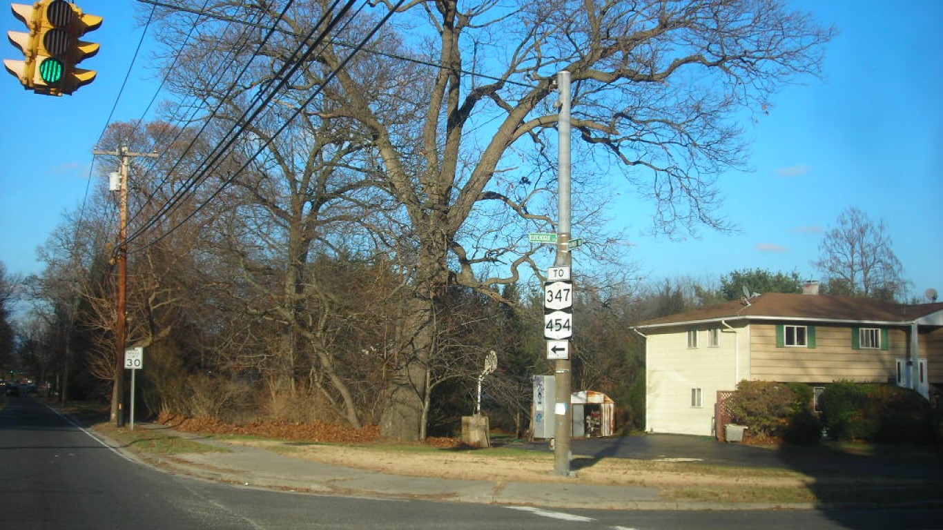 Harned Road - Commack, New Yor... by Doug Kerr