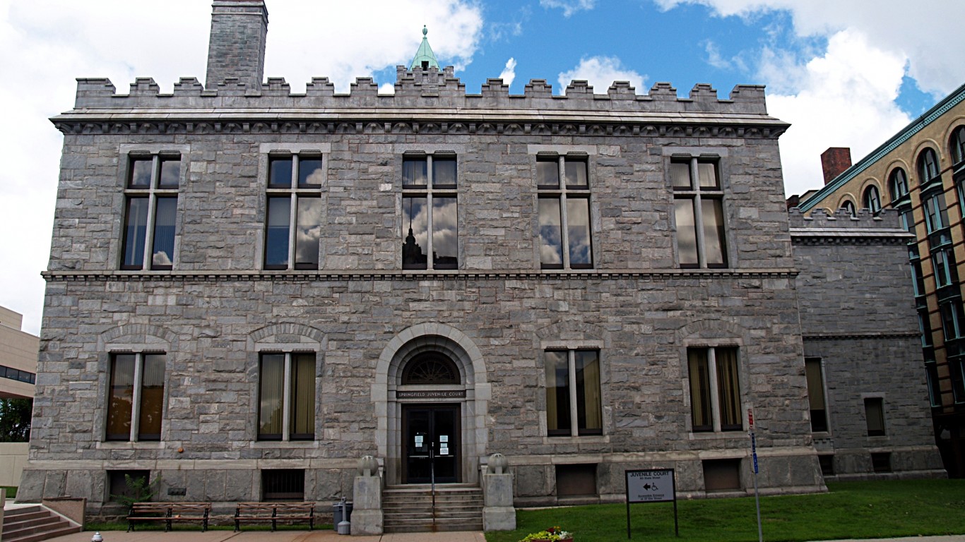 Hampden County Courthouse (Spr... by takomabibelot