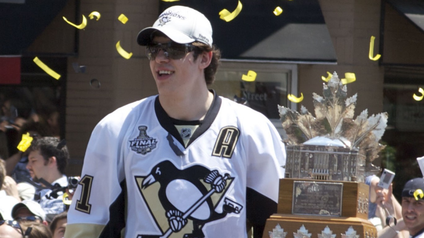 Evgeni Malkin by Michael Righi