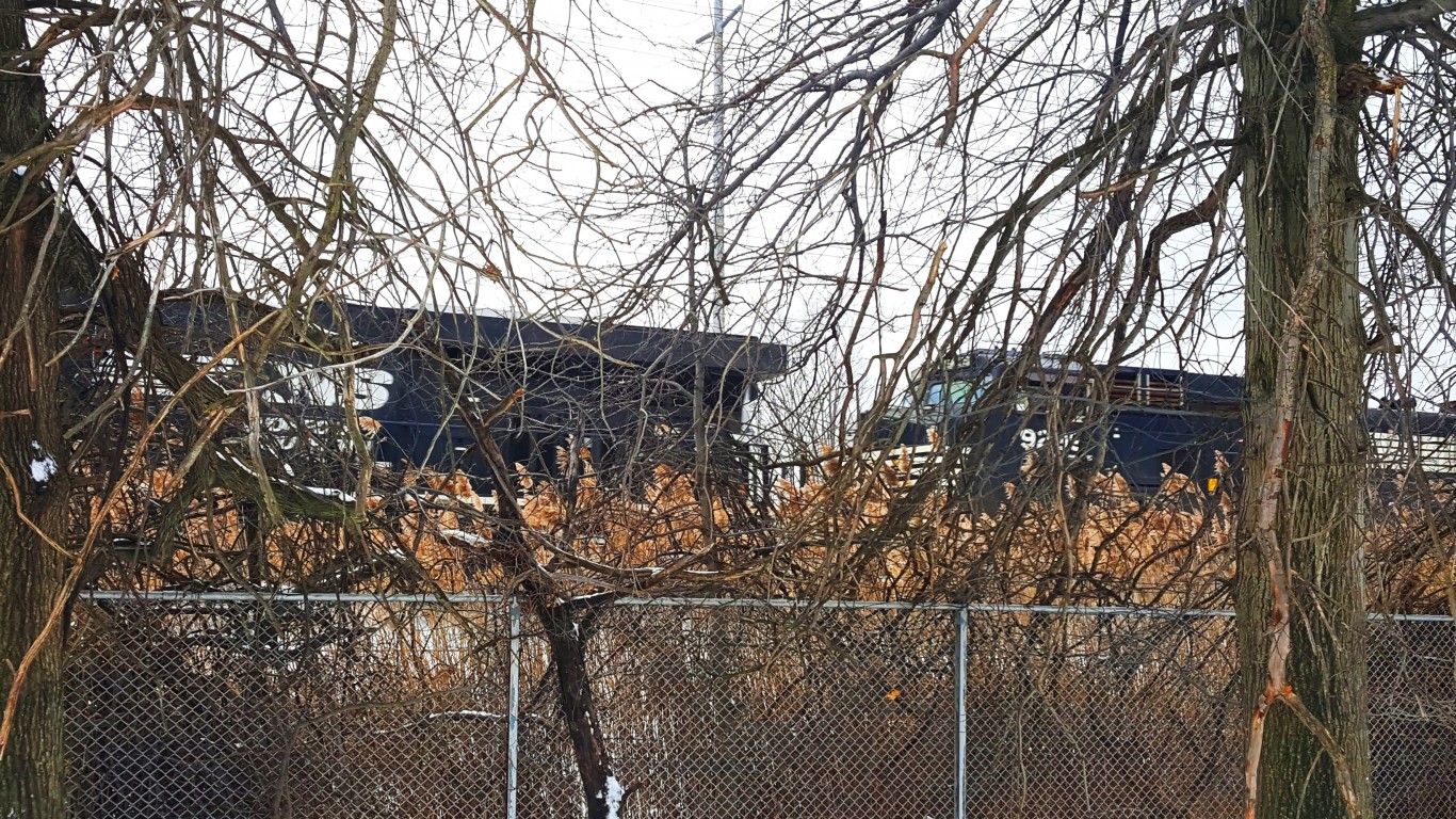 CSX train - Euclid, Ohio by Tim Evanson