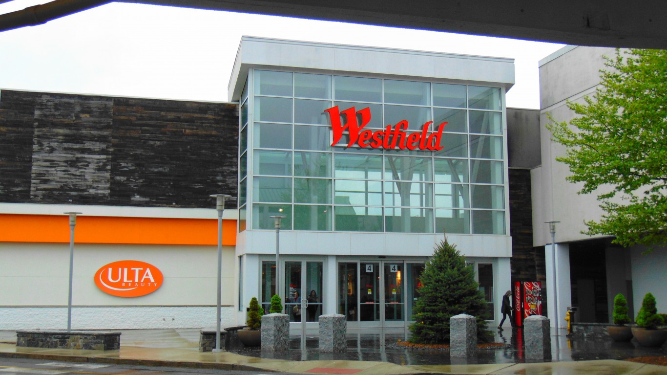 Westfield Trumbull (Trumbull, ... by JJBers