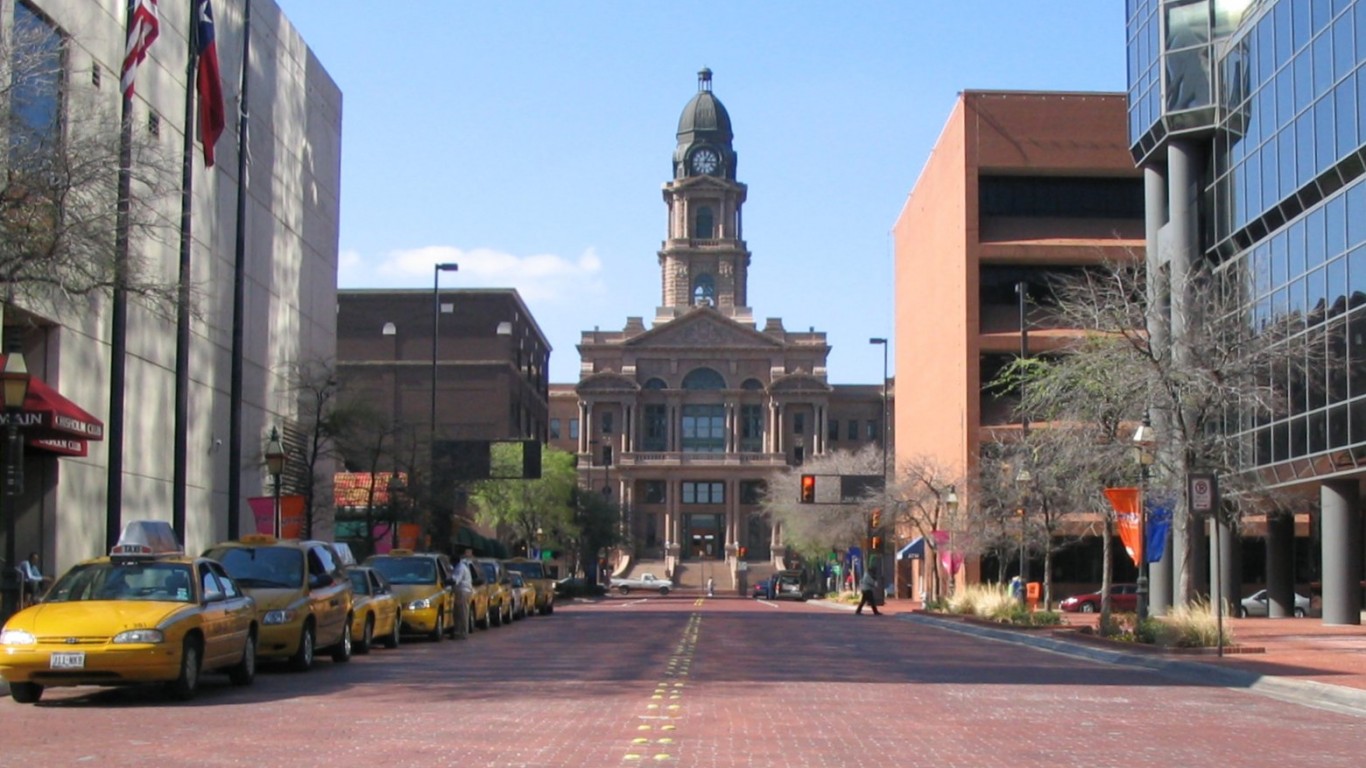 Tarrant County Courthouse, For... by Ken Lund