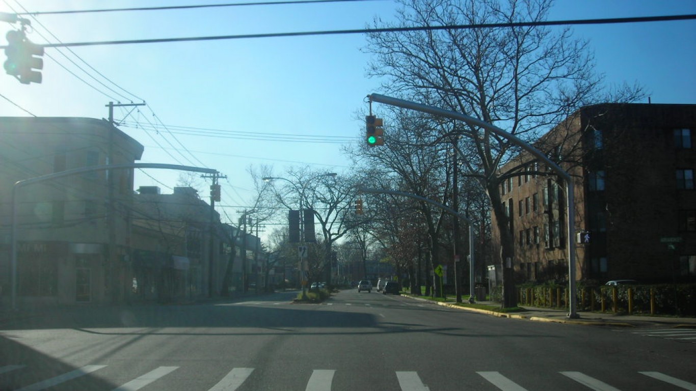 Great Neck, New York by Doug Kerr