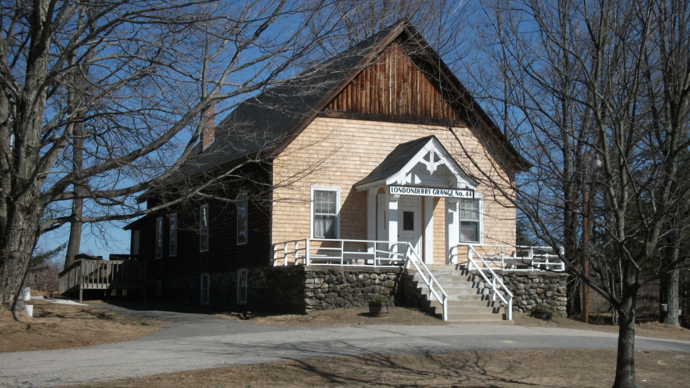 Londonderry, New Hampshire by Doug Kerr