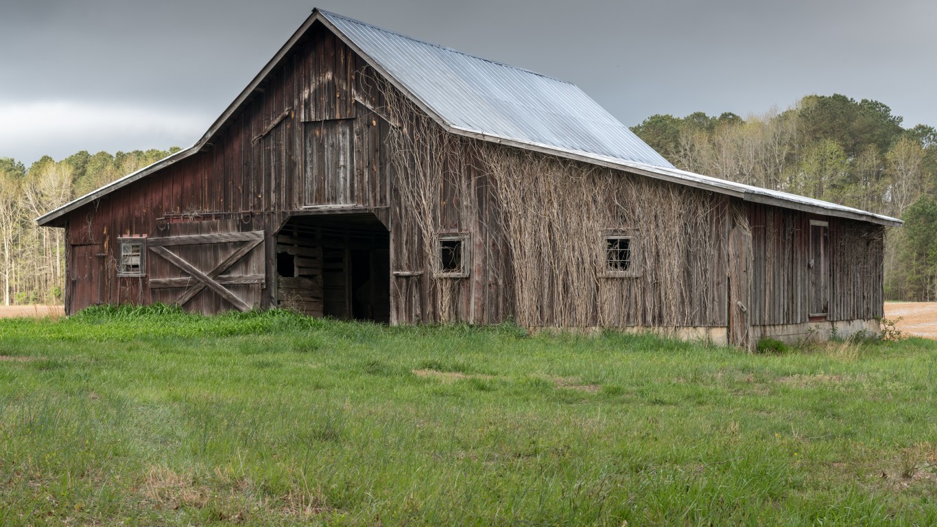 Abandoned plantation near Wake... by Puddin Tain