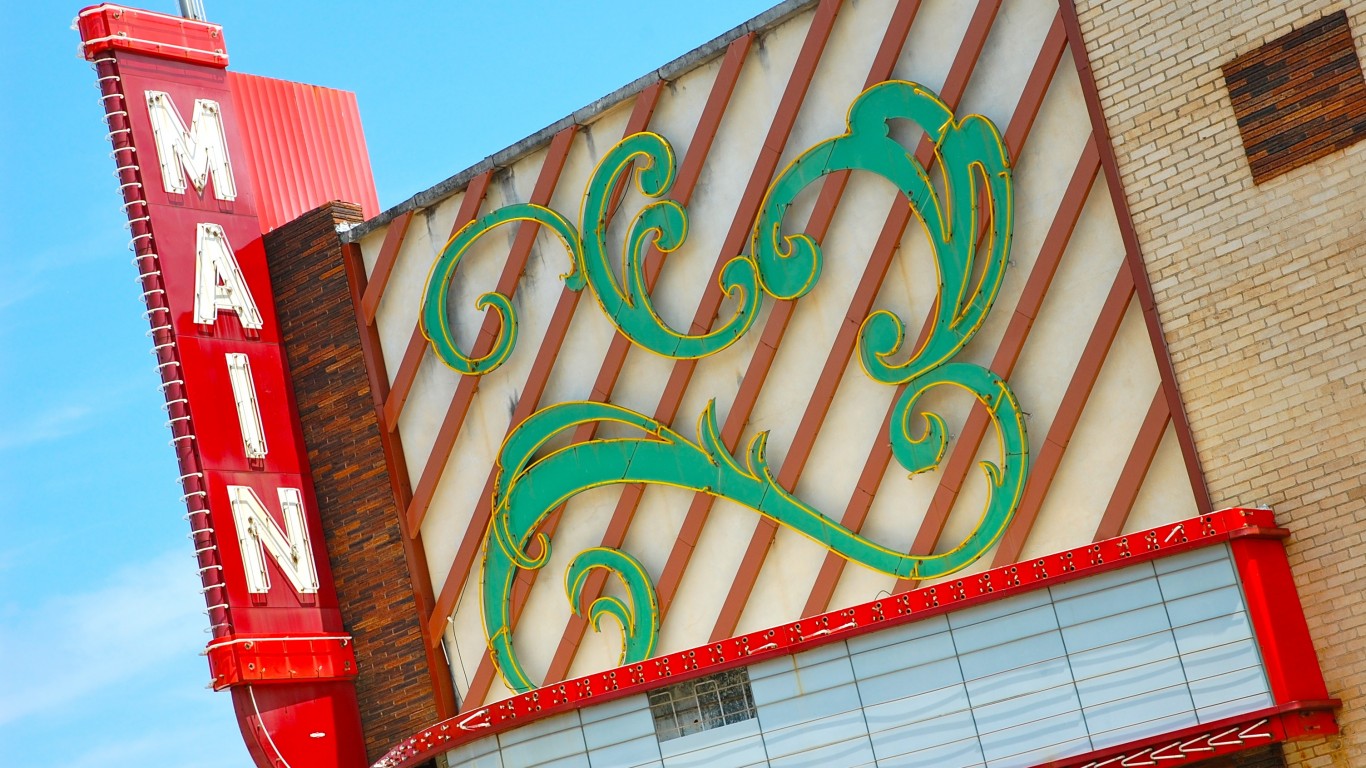 Main Cinema, Nacogdoches, Texa... by Steve Snodgrass