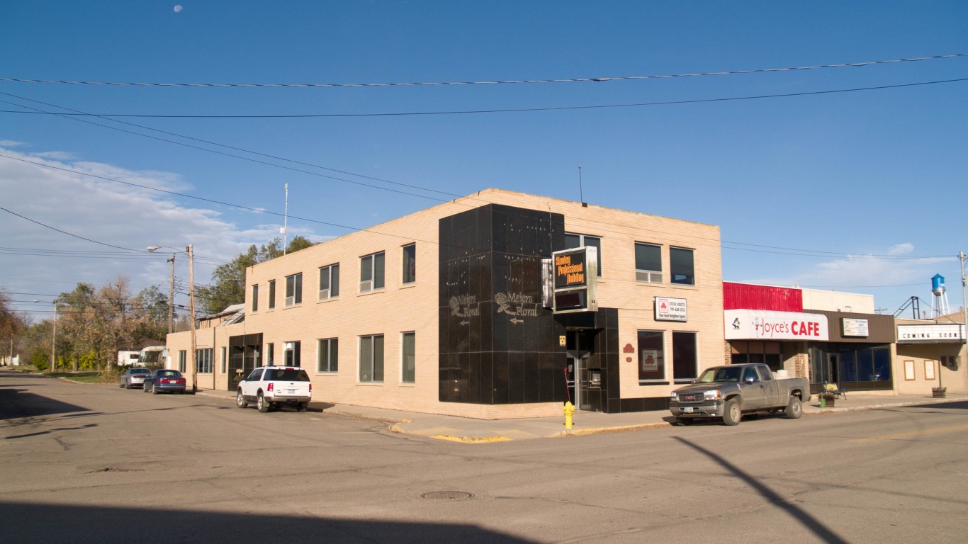 Stanley, North Dakota by Andrew Filer