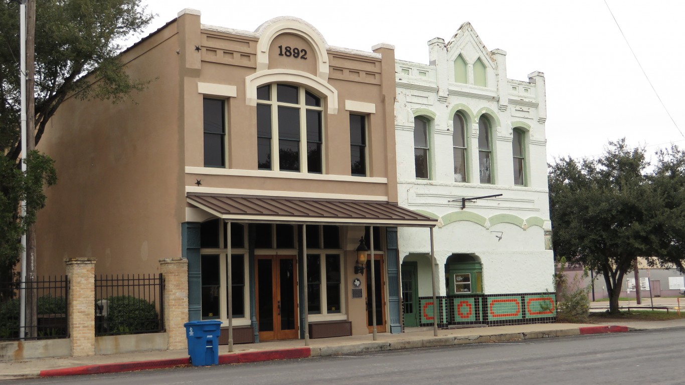 Beeville, Texas by Ken Lund