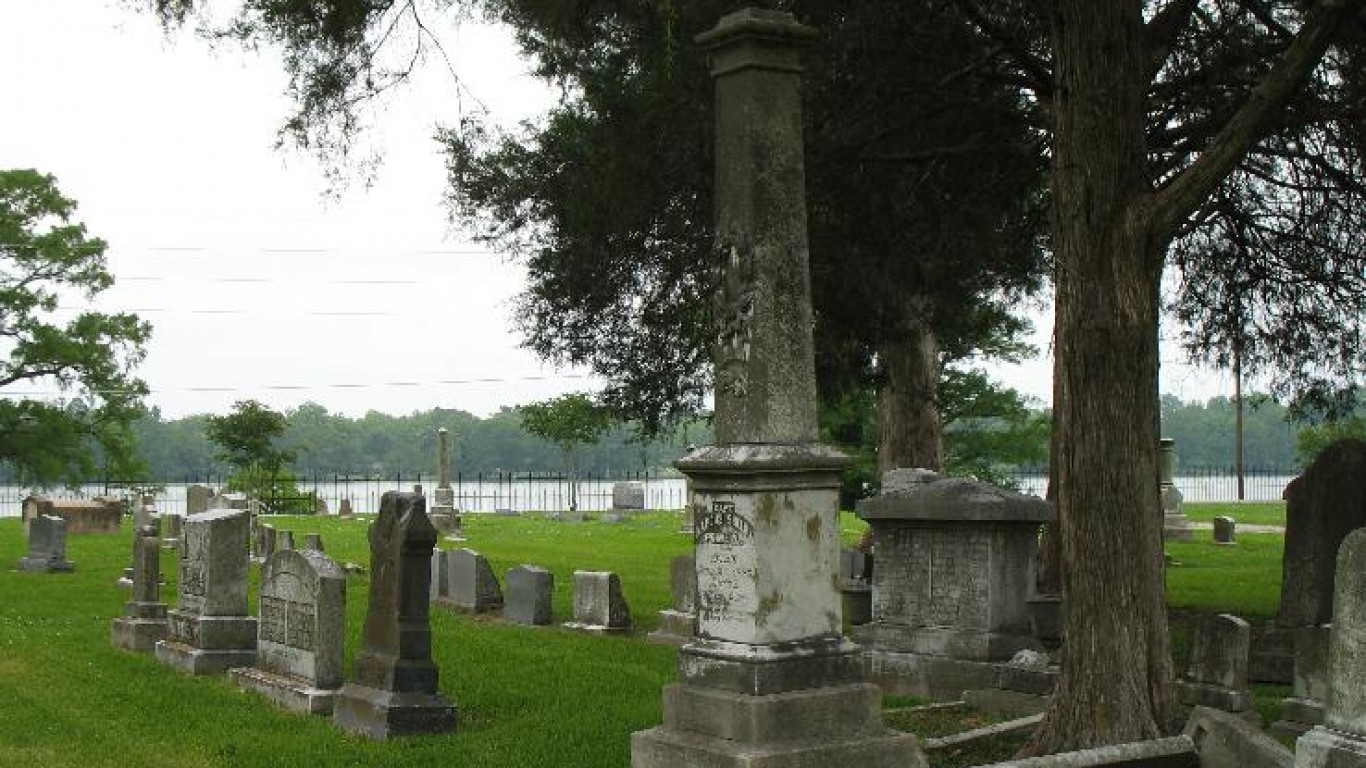 Lake Providence Cemetery by NatalieMaynor