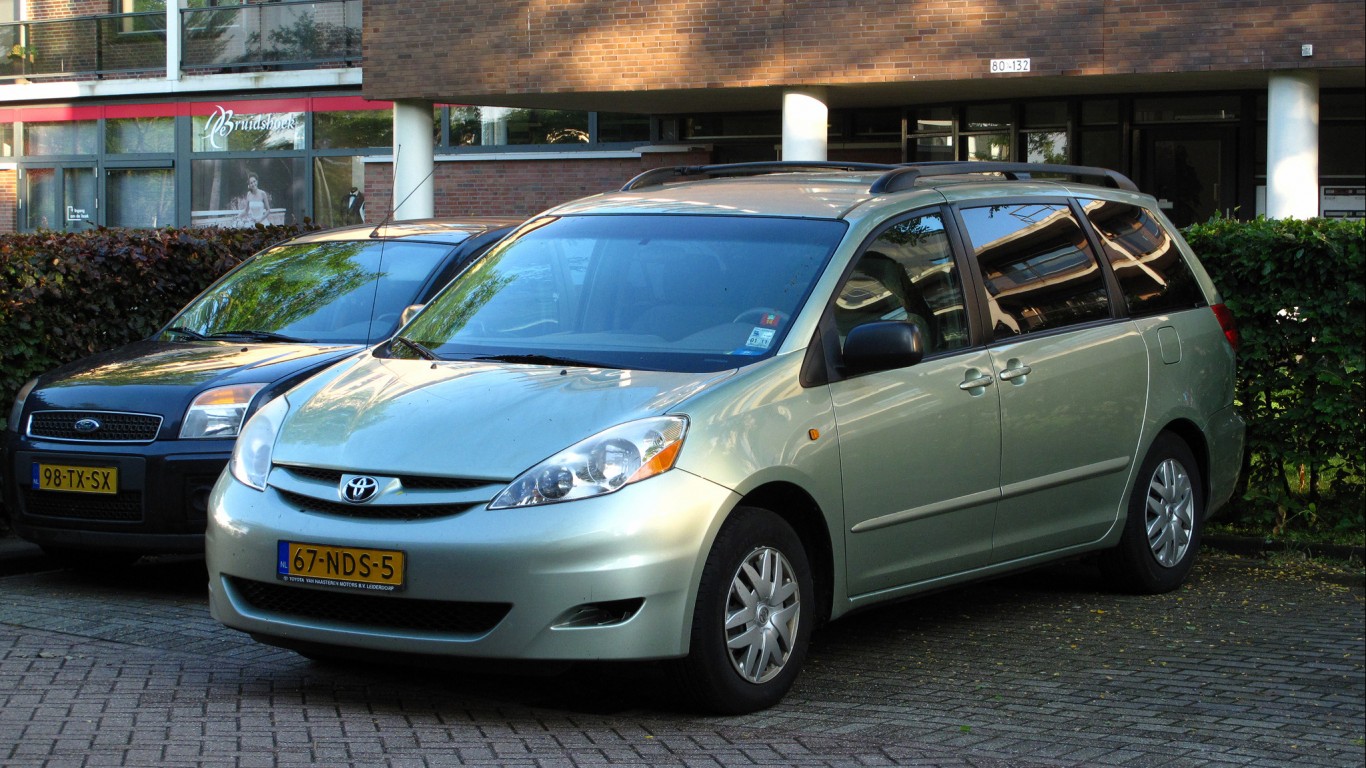 2008 Toyota Sienna 3.5 V6 LE U... by Rutger van der Maar