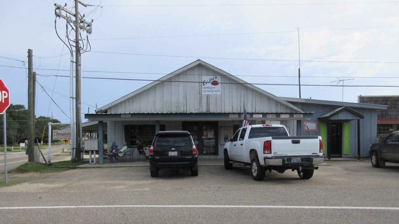 Barker&#039;s Corner, St. Tammany P... by Infrogmation of New Orleans