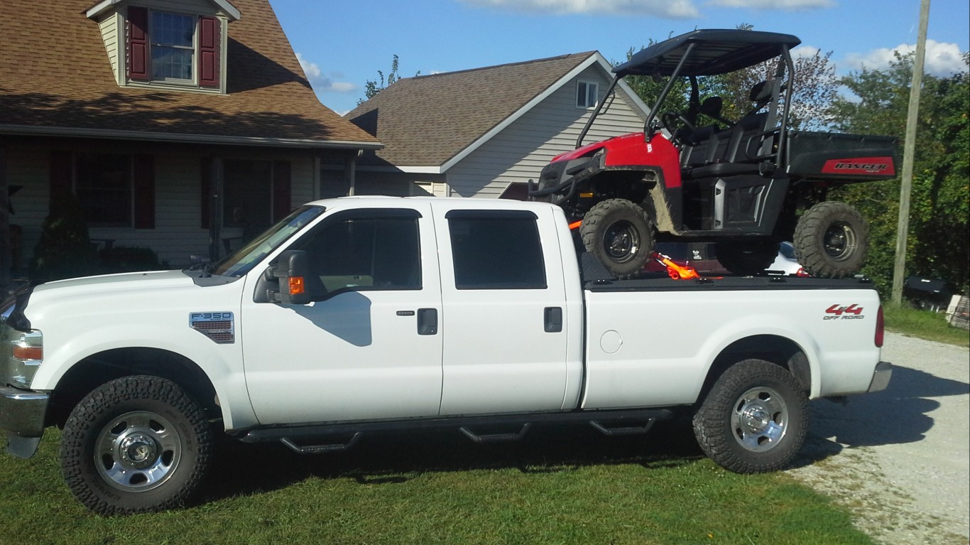 Polaris Ranger 800 on Ford F-3... by DiamondBack Covers