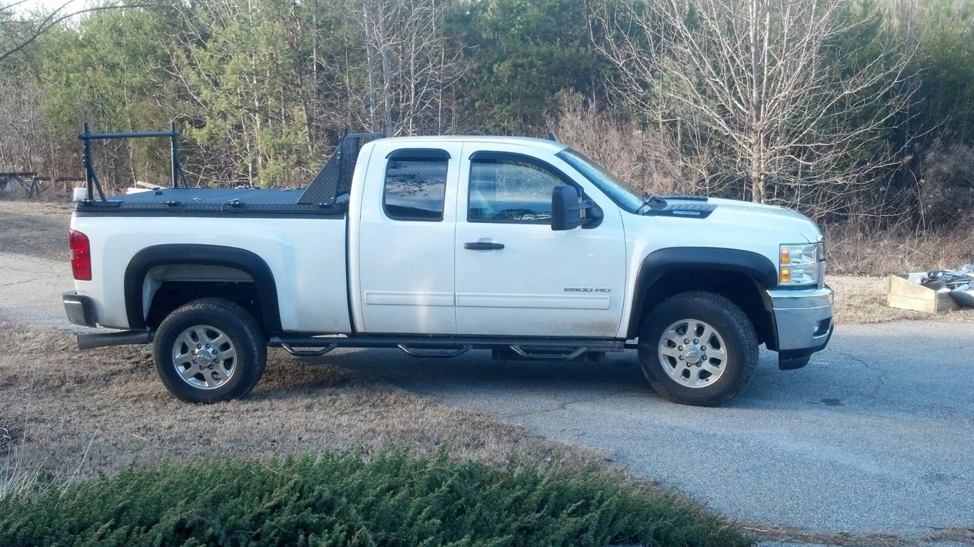 Black Heavy-Duty Truck Bed Cov... by DiamondBack Covers