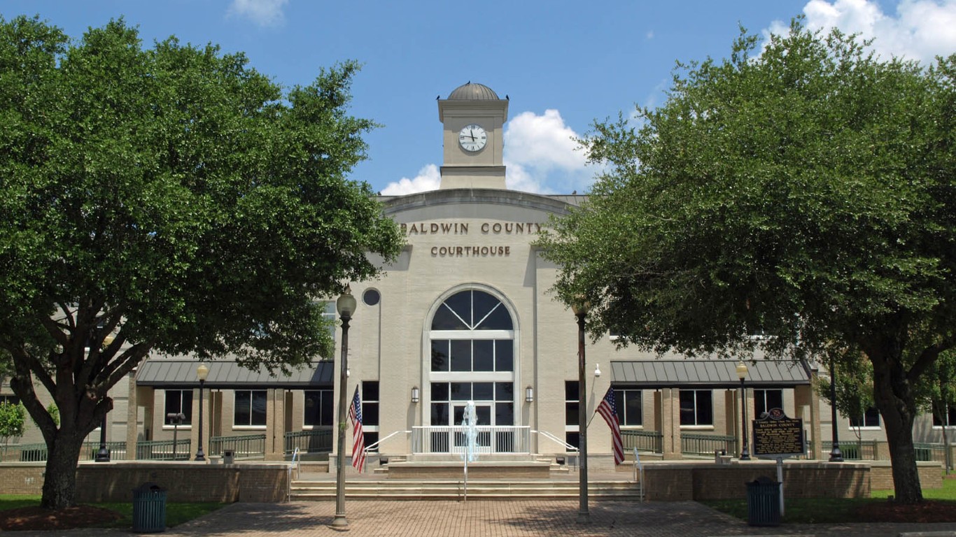 Baldwin County Courthouse Bay Minette June 2013 1 by Chris Pruitt