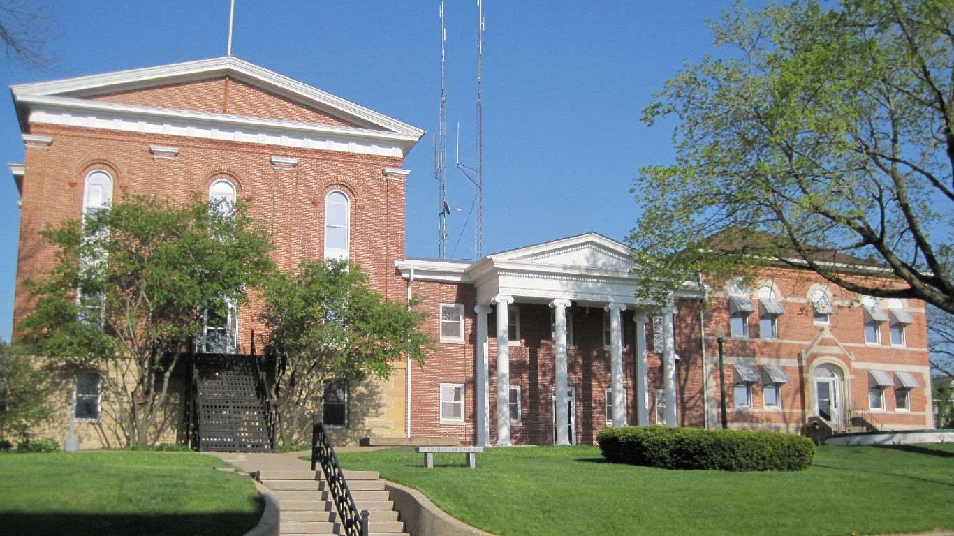 Mount Carroll courthouse by Visviva