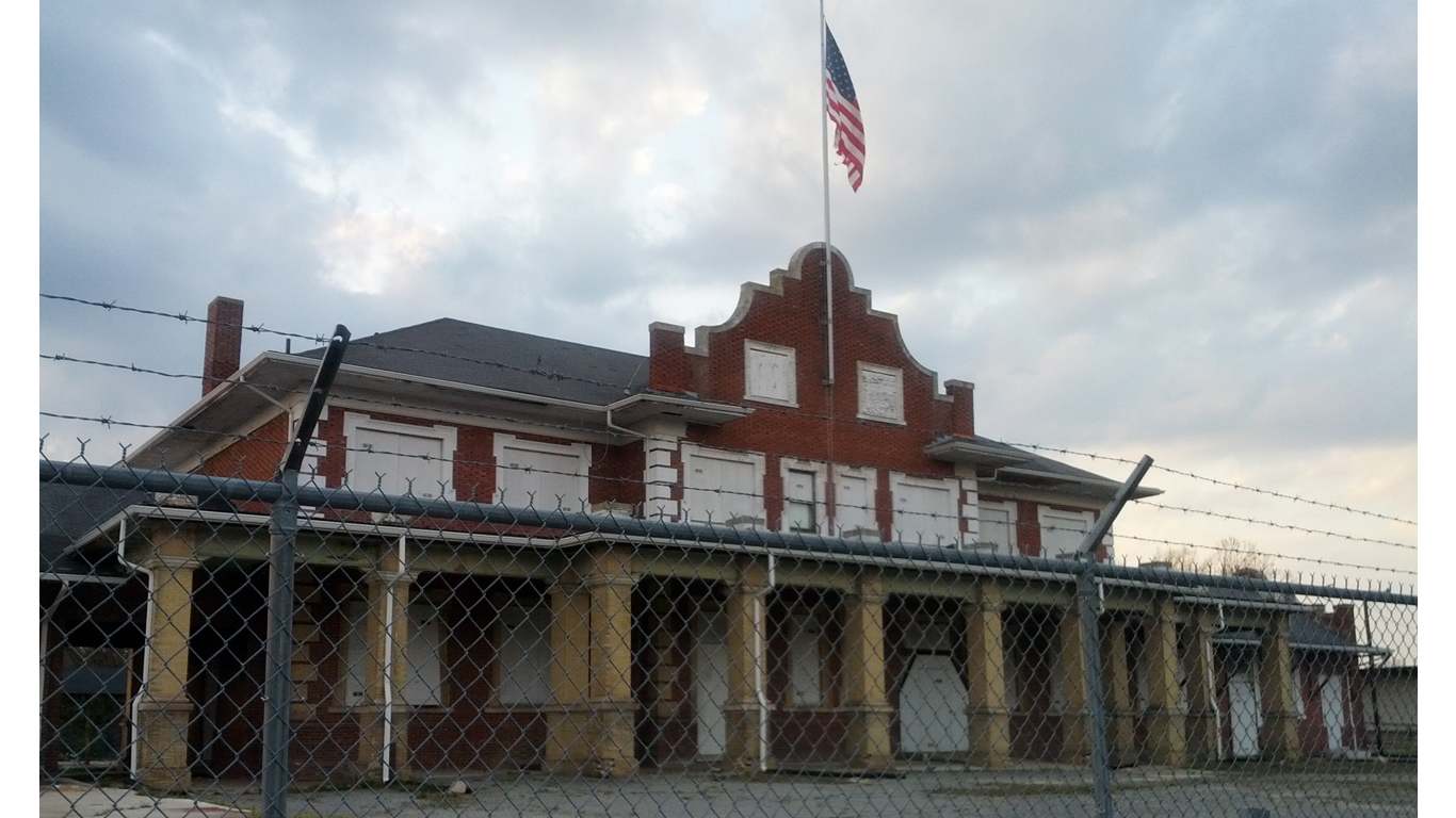 Goldsboro Union Station 2013-03-30 23-18-50 by  Sirduckee 