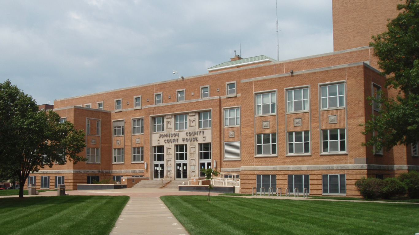 Johnson county kansas courthouse  by  Ichabod 