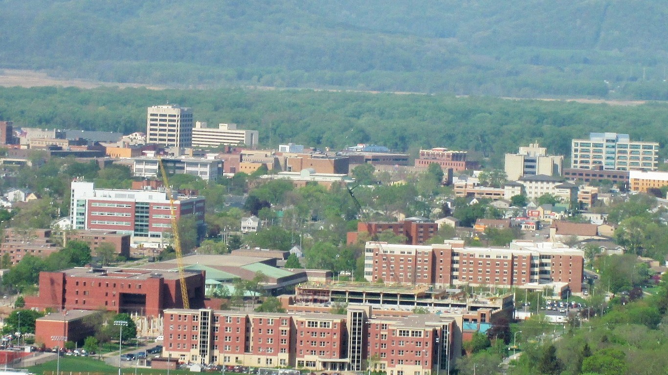 La Crosse, Wisconsin Skyline by 14aarram