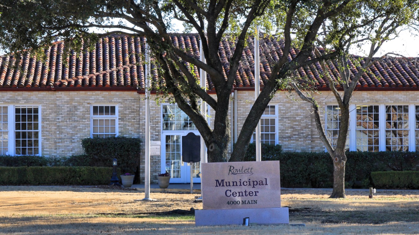 Rowlett Municipal Building by Larry D. Moore