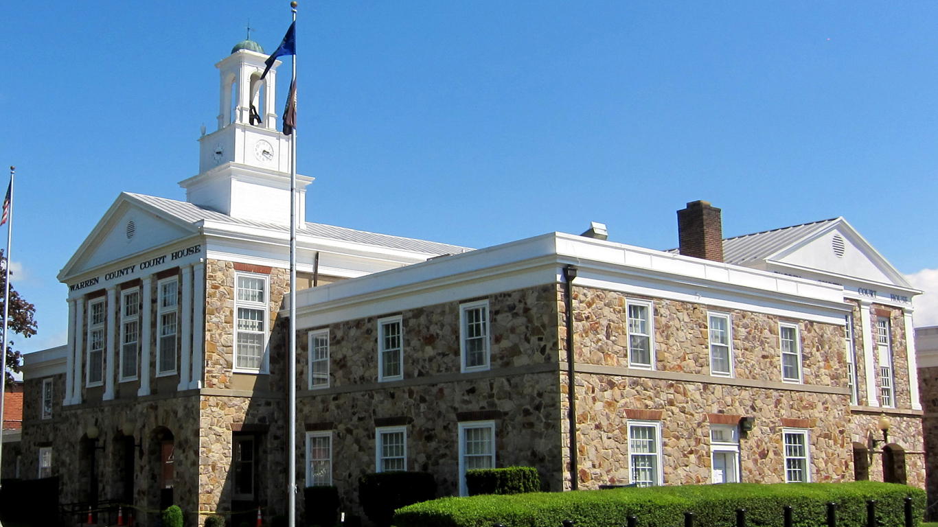 Warren County Courthouse cropped by AgnosticPreachersKid