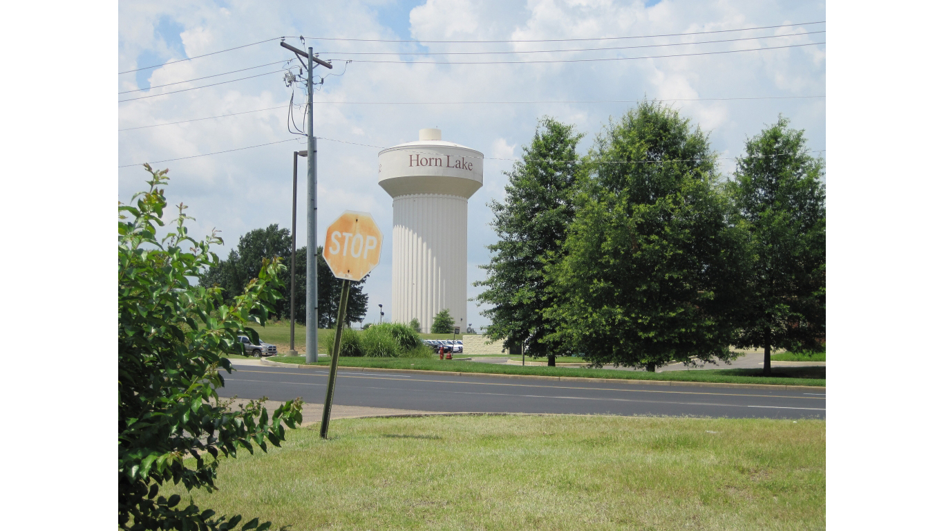 Watertower Horn Lake MS 02 by Thomas R Machnitzki