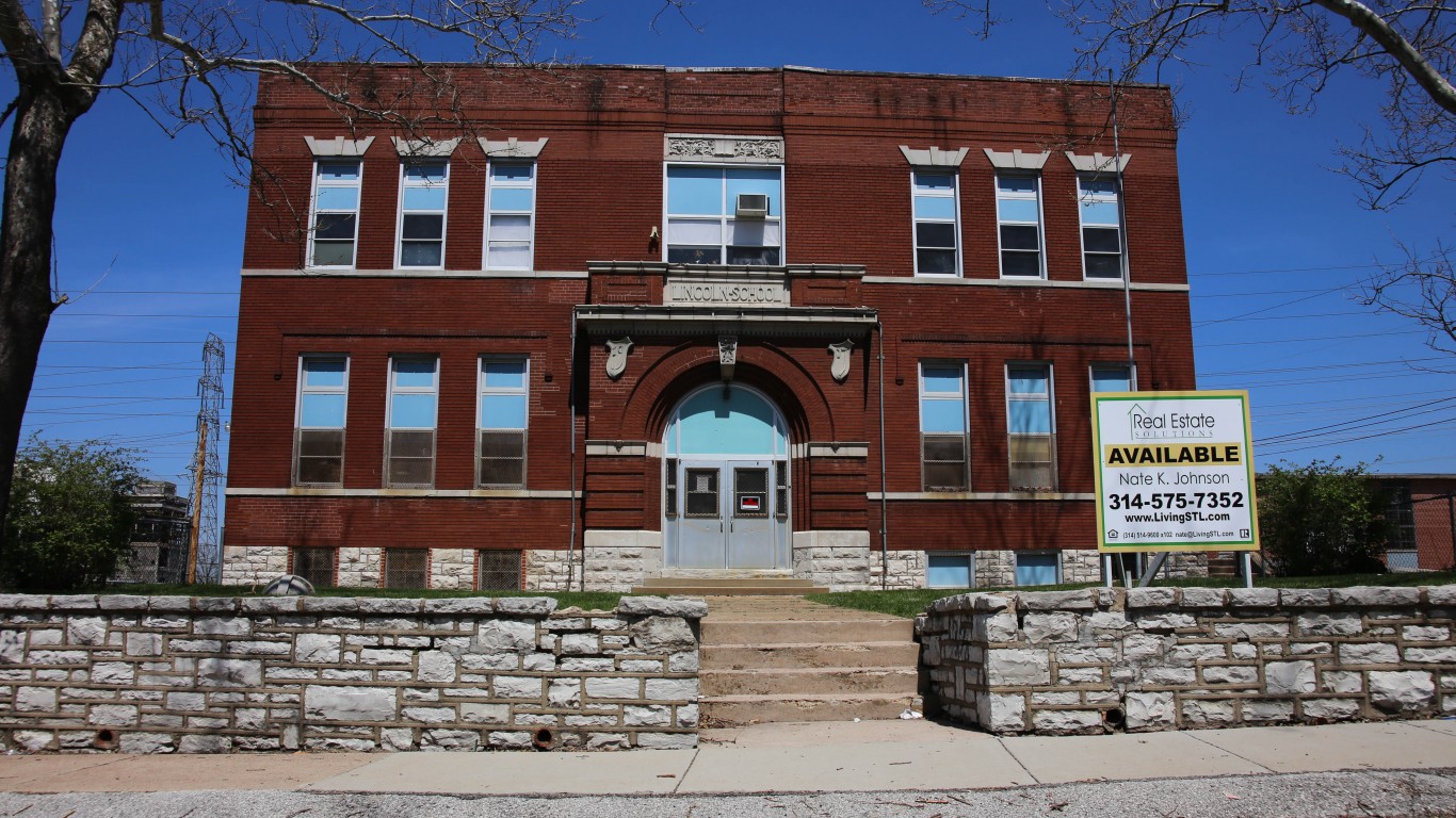 Lincoln School 1907 in Pagedal... by Paul Sableman