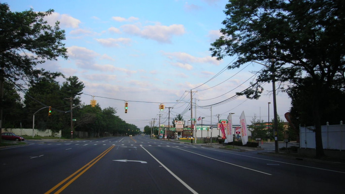 Levittown Parkway - Hicksville... by Doug Kerr