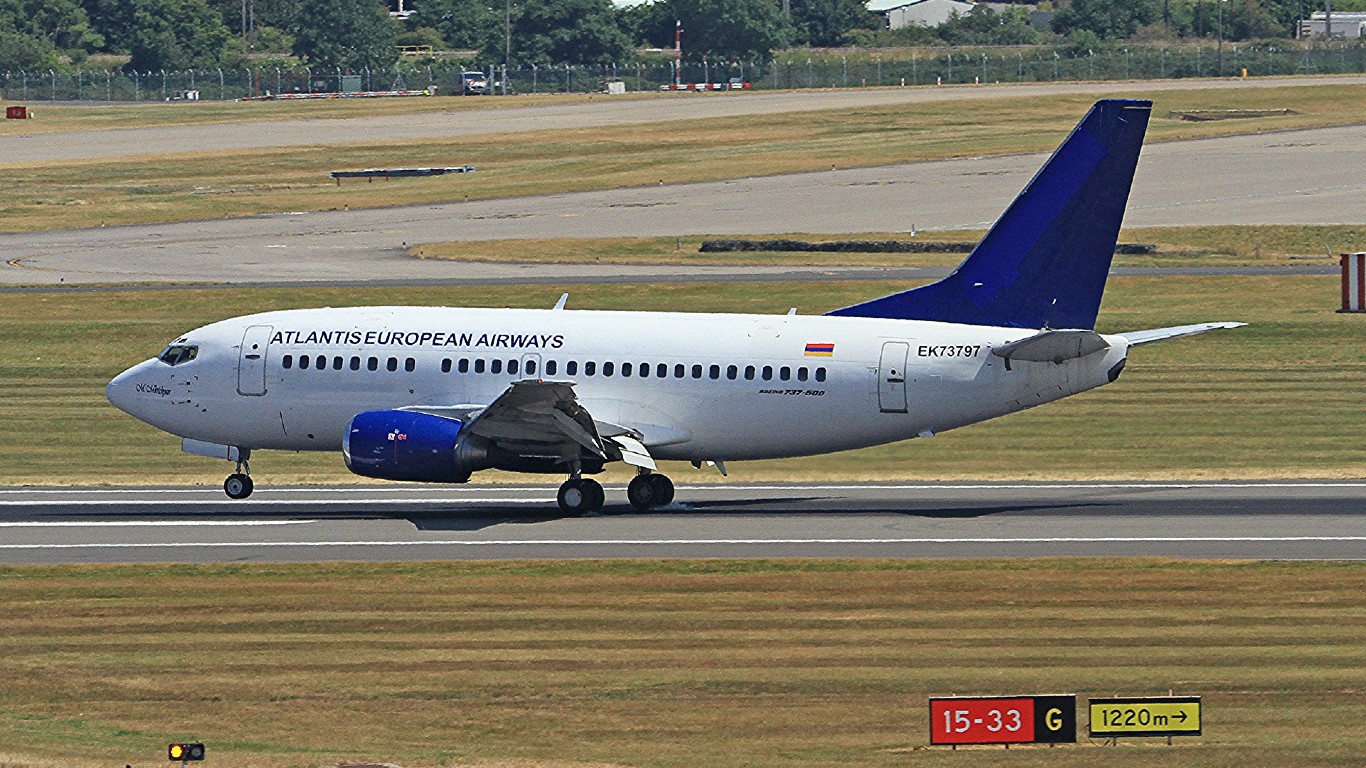 EK73797 B737-500 Atlantis European BHX 07-07-18 (42745222755) by Rob Hodgkins