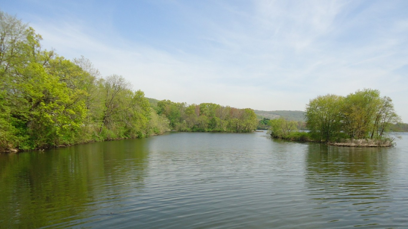 Pompton Lake in Pompton Lakes... by Tomwsulcer