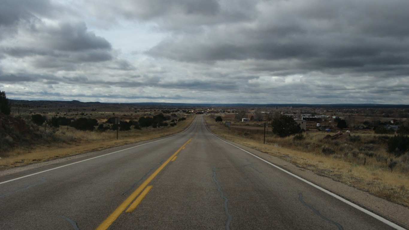 Approaching Zuni Pueblo, New M... by Ken Luпd