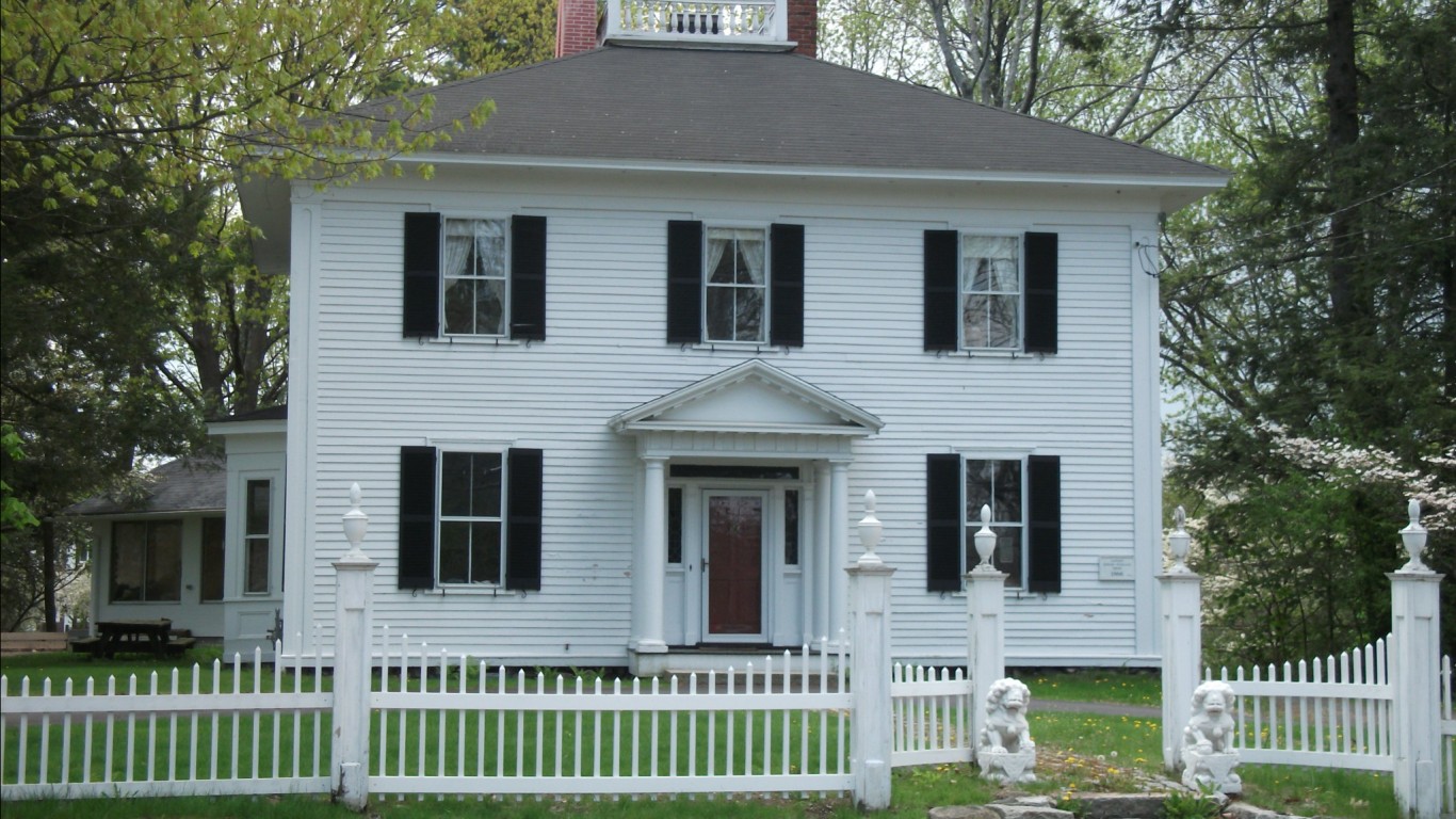 Wayland, Massachusetts by Doug Kerr