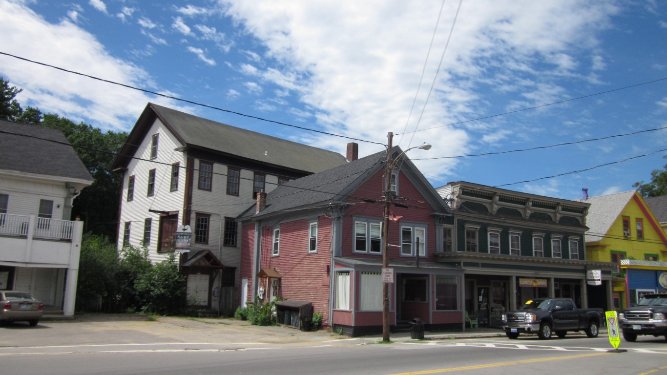 Tilton, New Hampshire by Doug Kerr