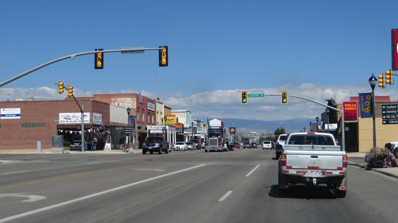 Roosevelt, Utah by Ken Lund