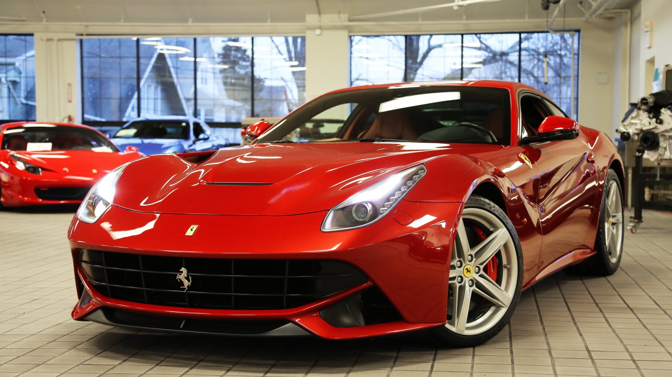 Ferrari F12 by Damian Morys