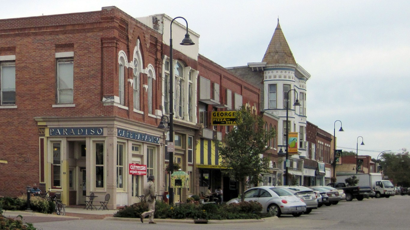 Fairfield iowa by tBill Whittaker 