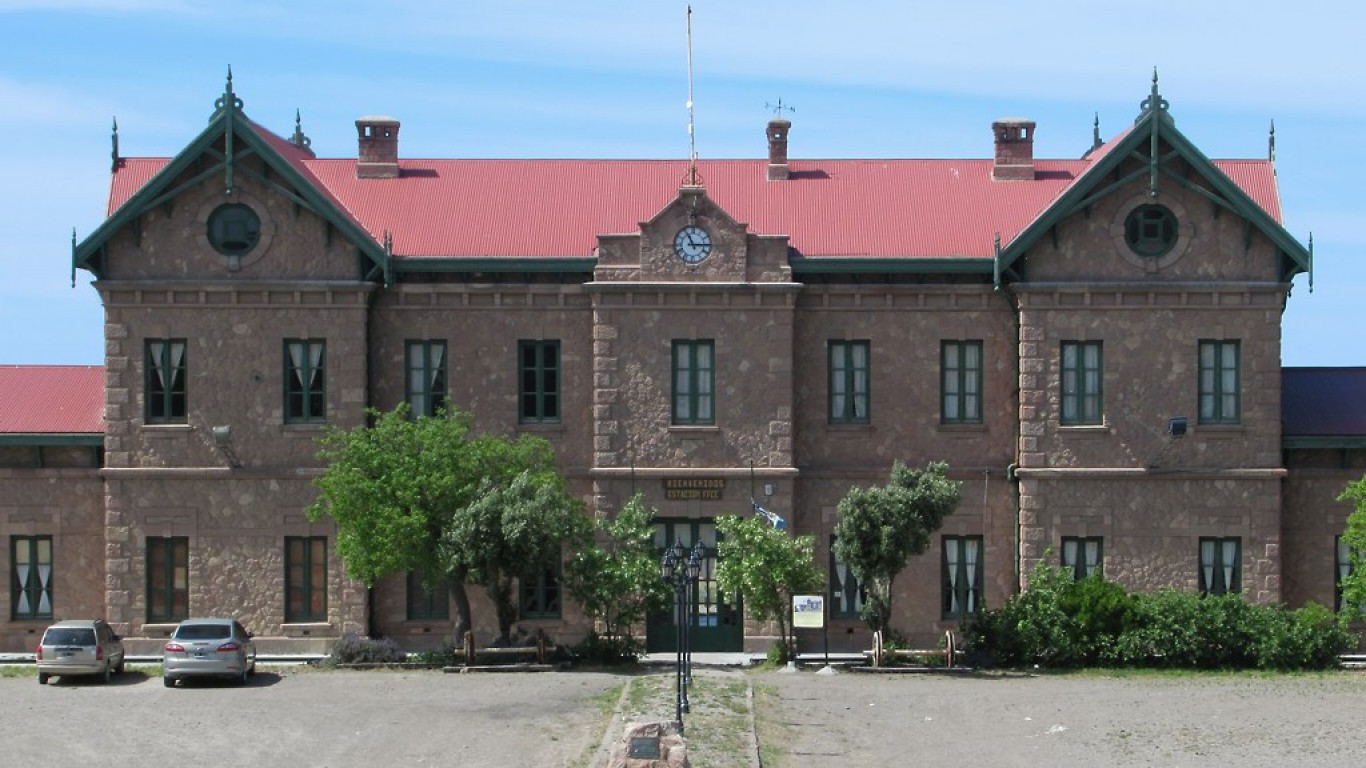 Estacion Puerto Deseado by David Stanley