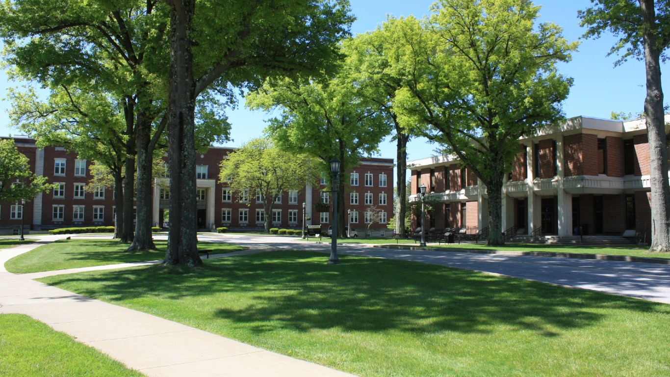 Main Hall and Paul N Elbin Library at WLU by Peridotcat