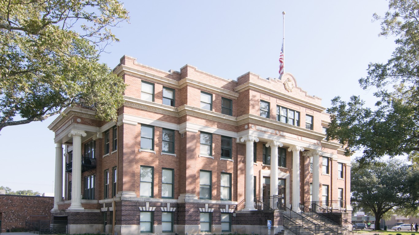 Freestone County Courthouse, F... by Patrick Feller