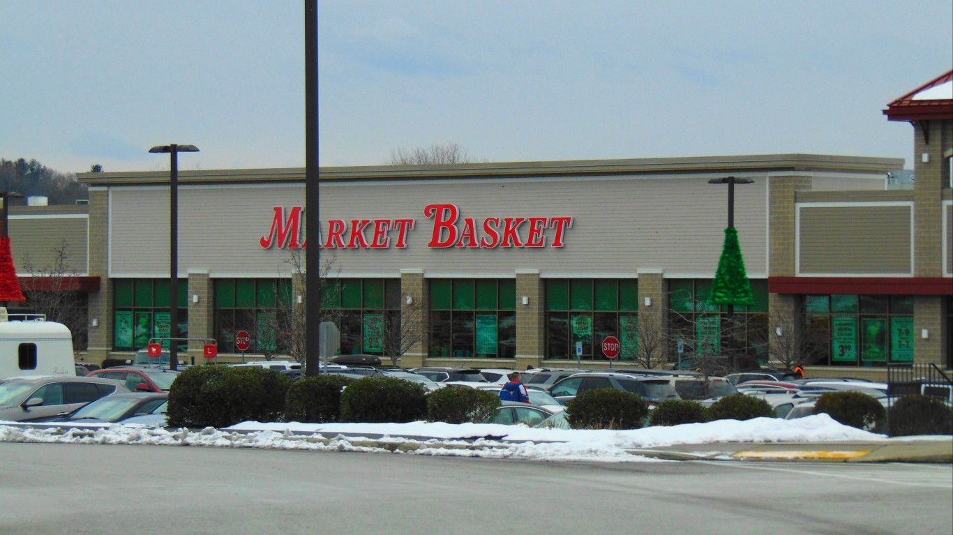 Market Basket (Oxford, Massach... by JJBers