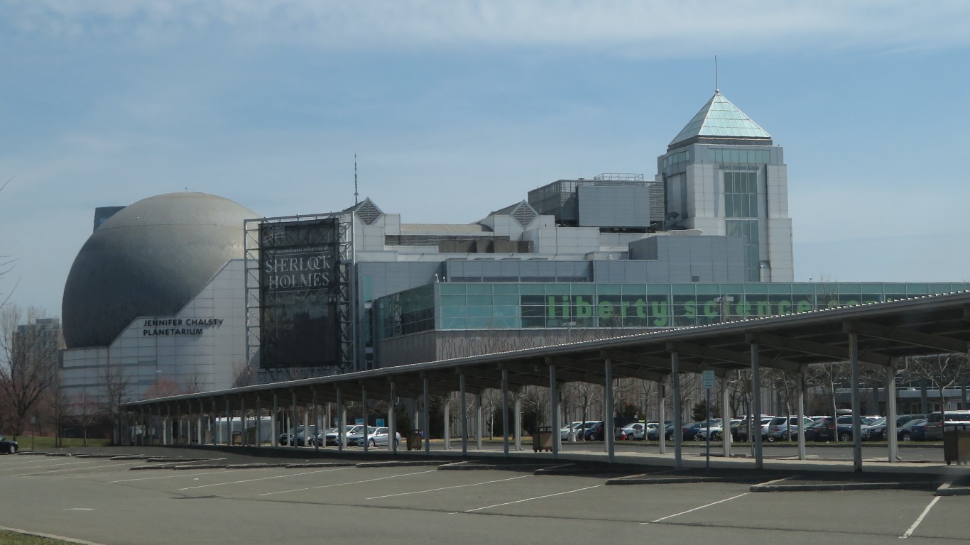 Liberty Science Center, Jersey... by Ken Luпd