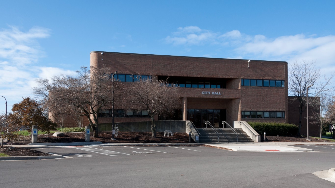 Reynoldsburg City Hall 1 by Sixflashphoto