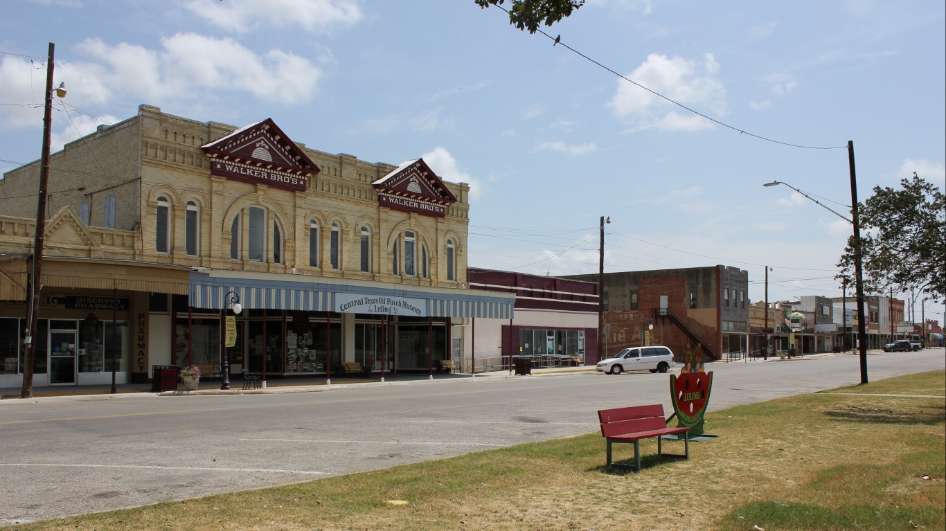 Luling, Texas by Nicolas Henderson