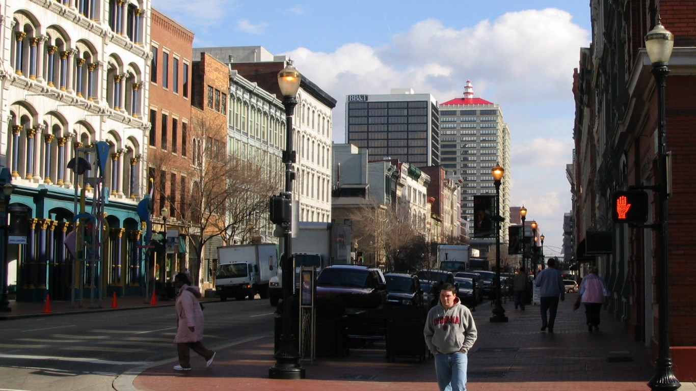 Louisville, Kentucky by Ken Luпd