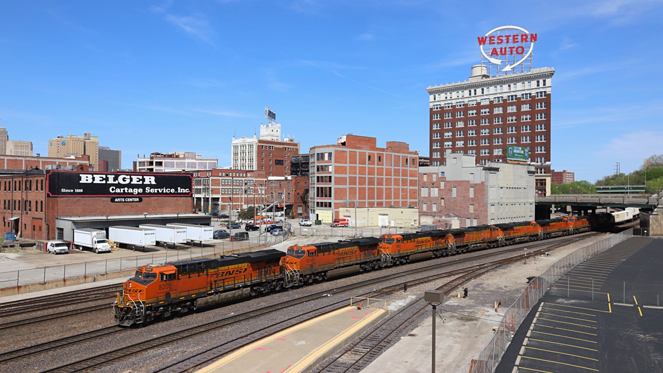 BNSF 8205, Kansas City by Jerry Huddleston