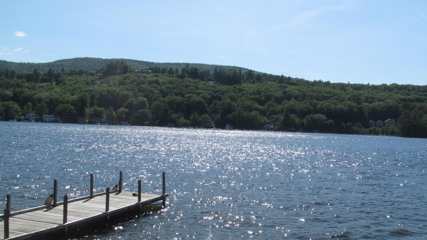 Lake Winnipesaukee - New Hamps... by Doug Kerr