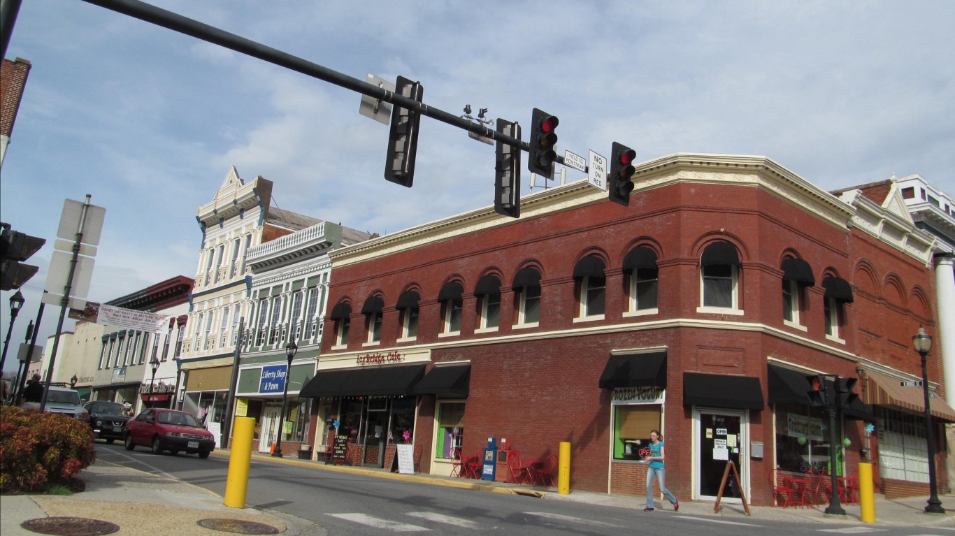 Bedford, Virginia by Doug Kerr