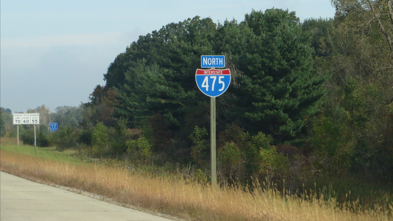 Interstate 475, Flint, Michiga... by Ken Lund