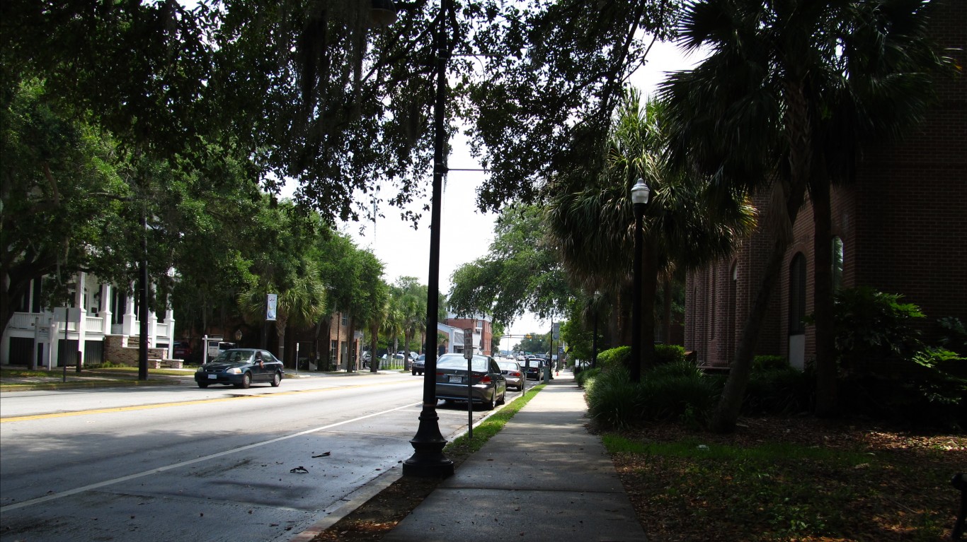 Carteret Street, Beaufort, Sou... by Ken Lund